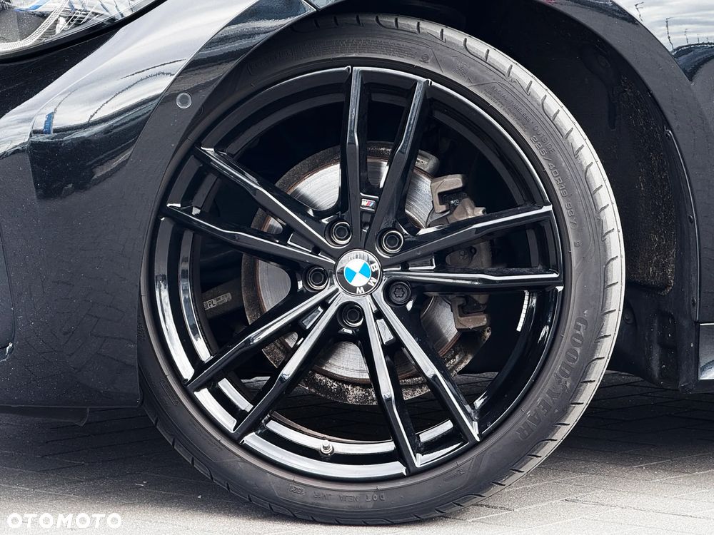 BMW Seria 3 318d Sport Line Shadow - 12