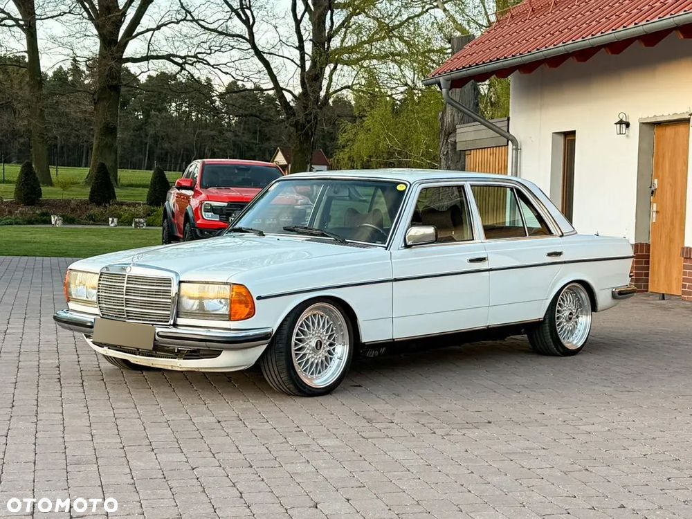 Mercedes-Benz W123 - 2