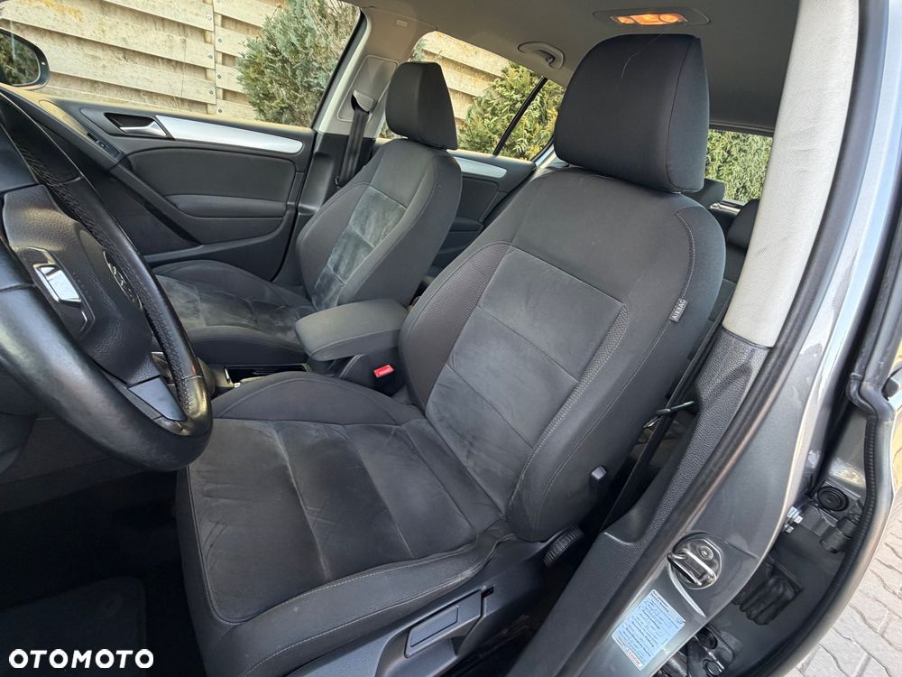 Volkswagen Golf - 34