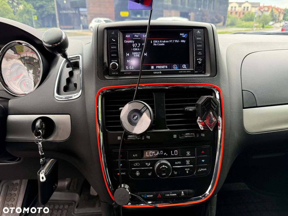 Dodge Grand Caravan - 11