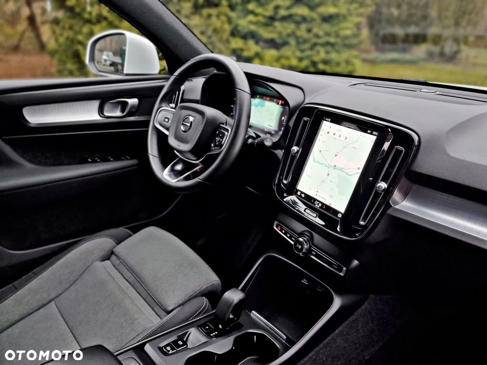 Volvo XC 40 B3 B DKG Essential - 29