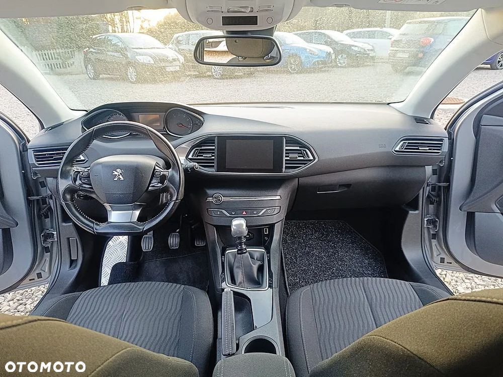 Peugeot 308 1.6 THP Access - 16
