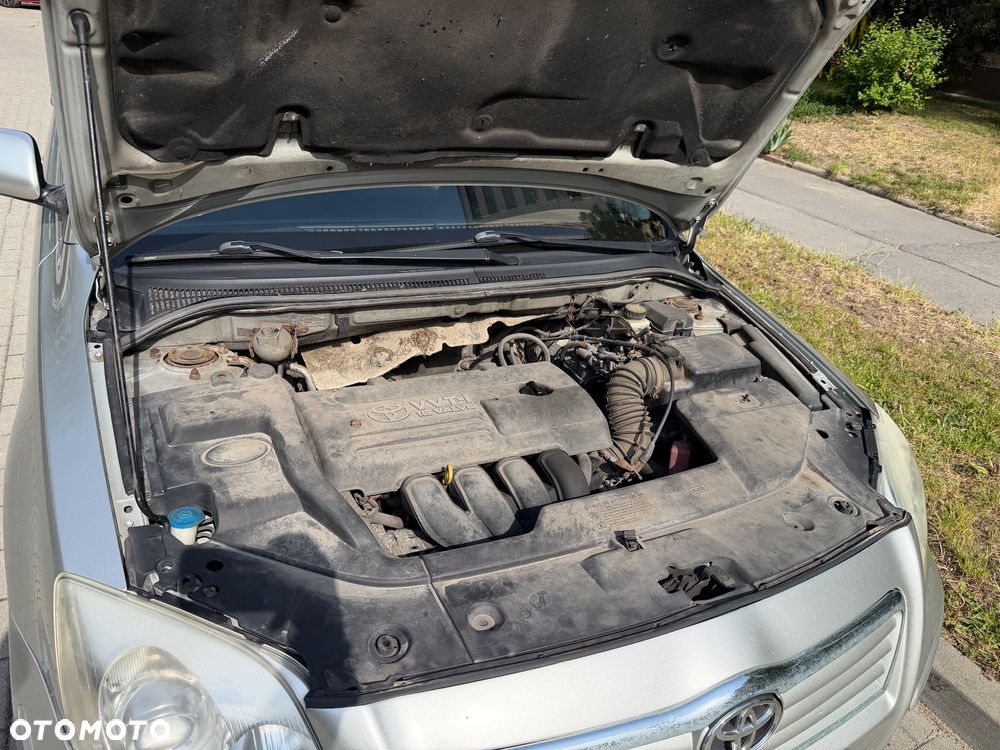 Toyota Avensis - 11