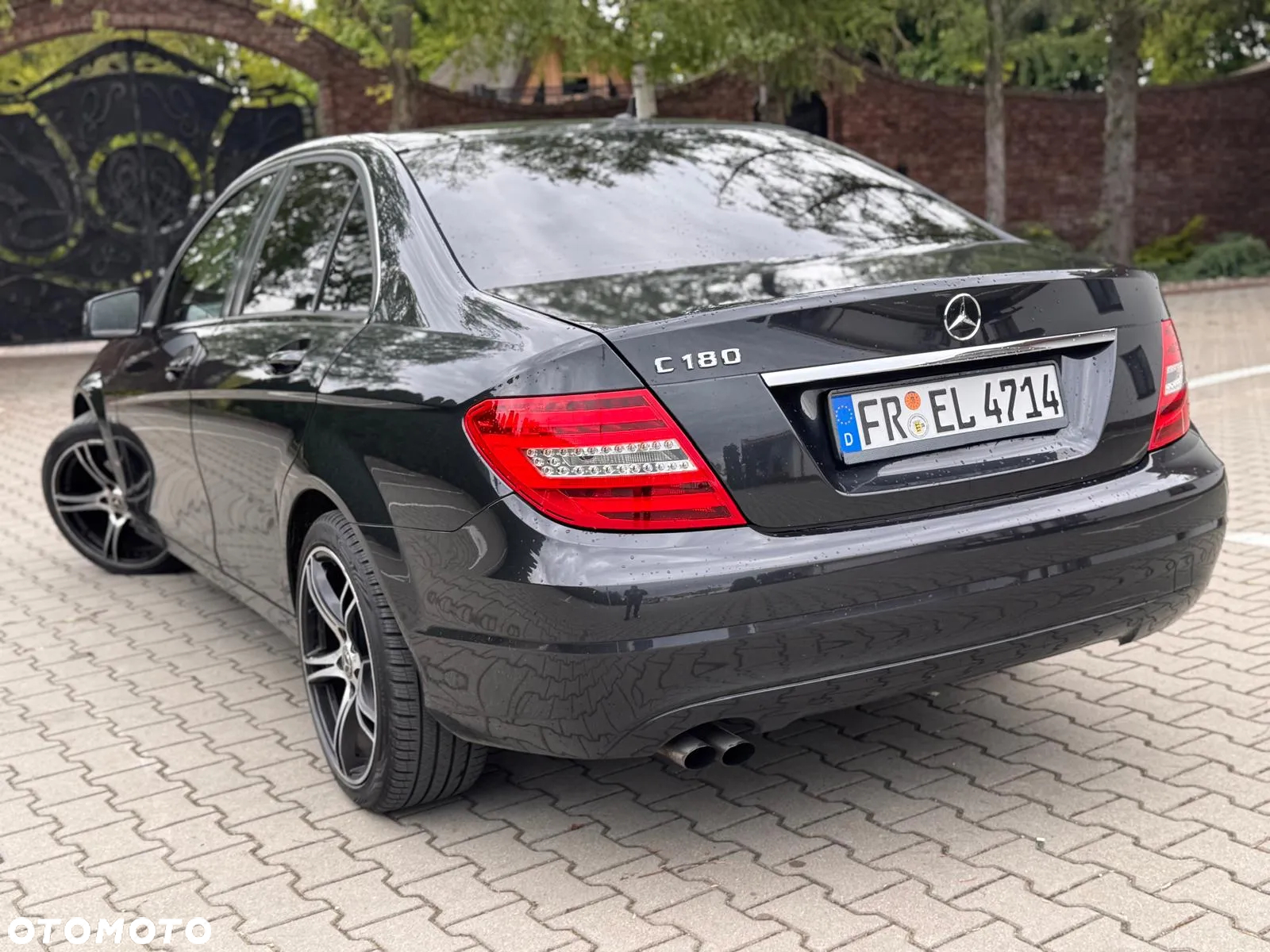 Mercedes-Benz Klasa C 180 CGI BlueEFFICIENCY - 29