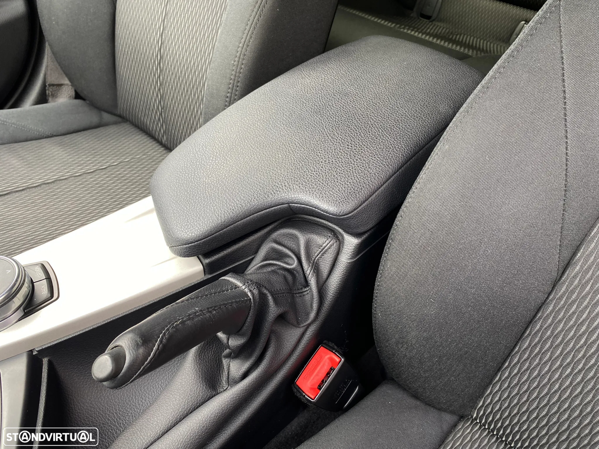 BMW 320 d Touring xDrive Auto - 25