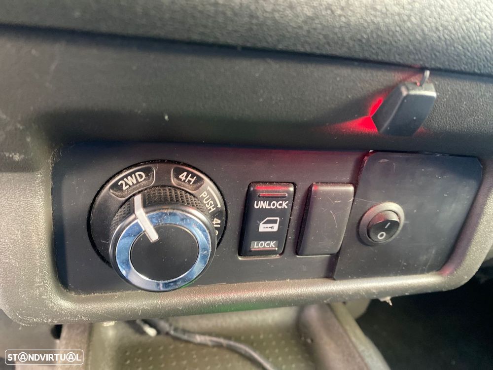 Nissan Navara 2.5 dCi CD LE 4WD - 24