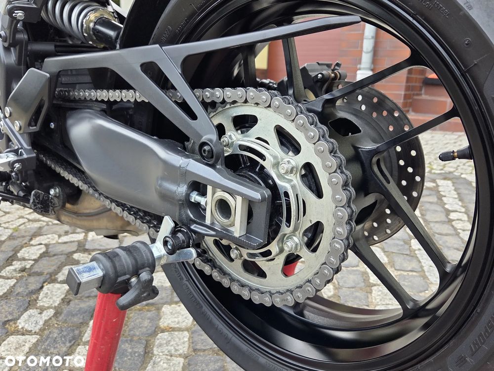 Yamaha MT - 19