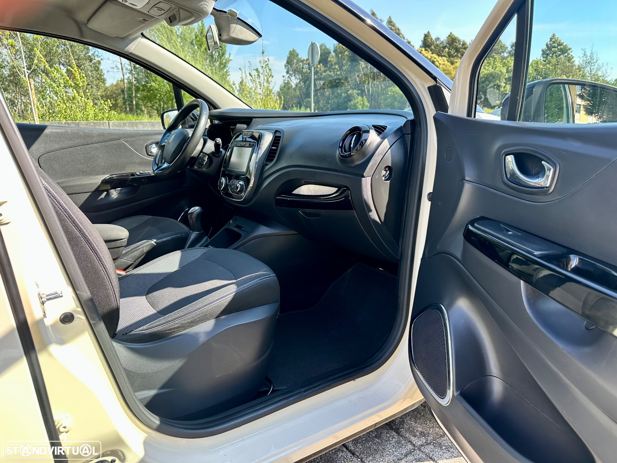 Renault Captur 0.9 TCE Exclusive - 32