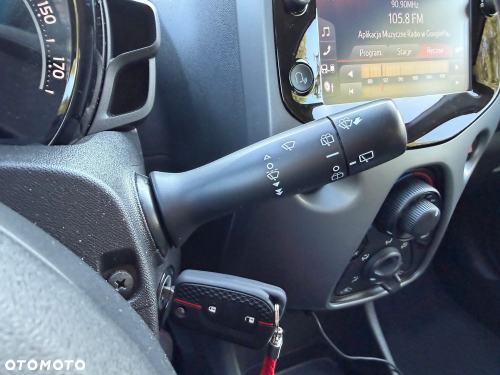 Toyota Aygo x-play connect - 19