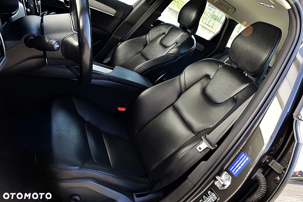 Volvo V90 Cross Country D4 AWD Pro - 14