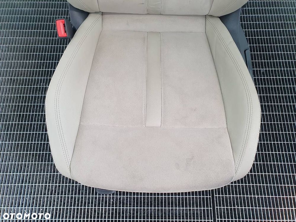 FOTEL PRZÓD PRZEDNI LEWY KIEROWCY SKODA OCTAVIA IV EU - 2