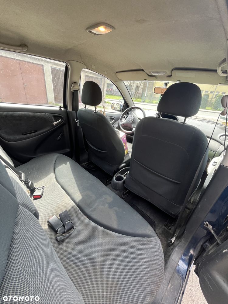 Toyota Yaris 1.4 D-4D Base - 16