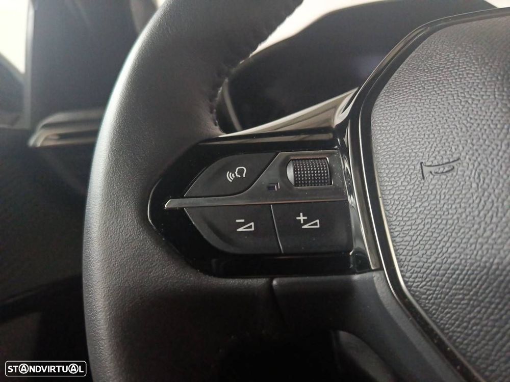 Peugeot 2008 1.2 Style - 15