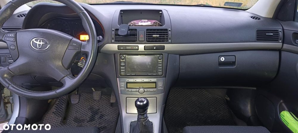 Toyota Avensis 2.0 D-4D Travel - 8