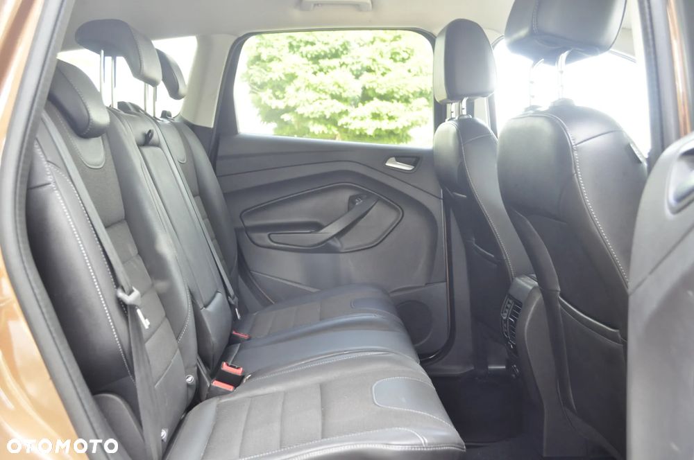 Ford Kuga 1.6 EcoBoost 2x4 Titanium - 10