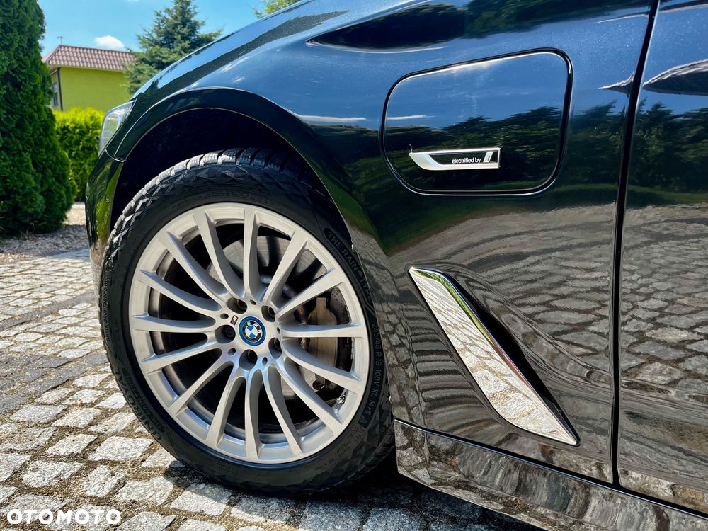 BMW Seria 5 ver-530e - 28