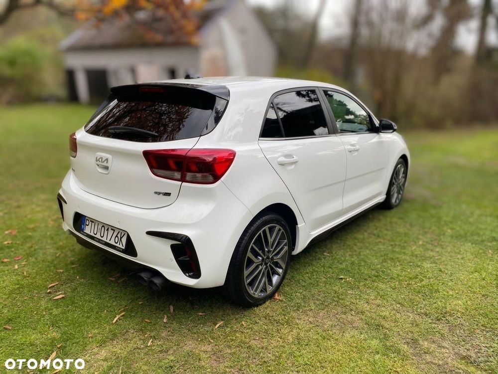 Kia Rio - 10