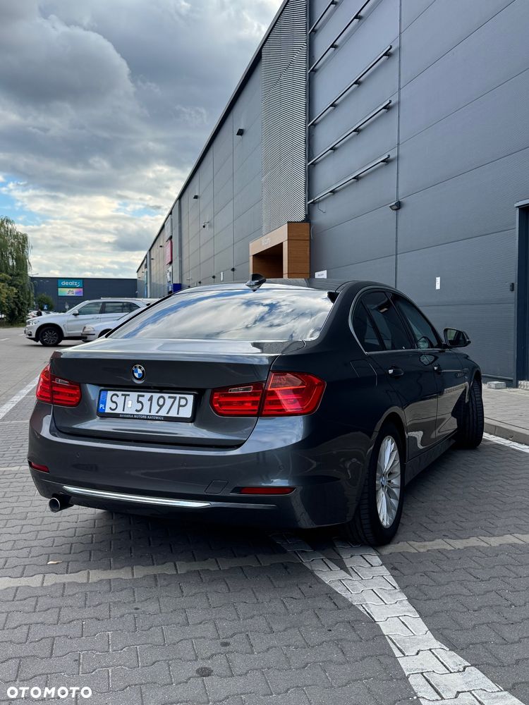 BMW Seria 3 318d Luxury Line - 4