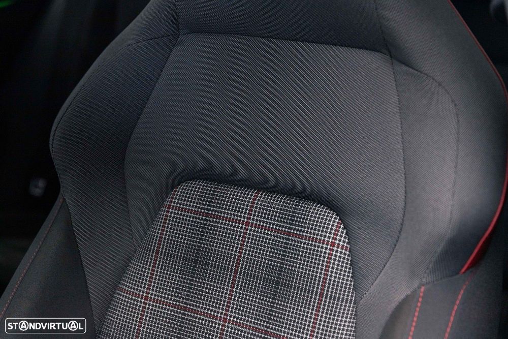 VW Golf 2.0 TSI GTI DSG - 21