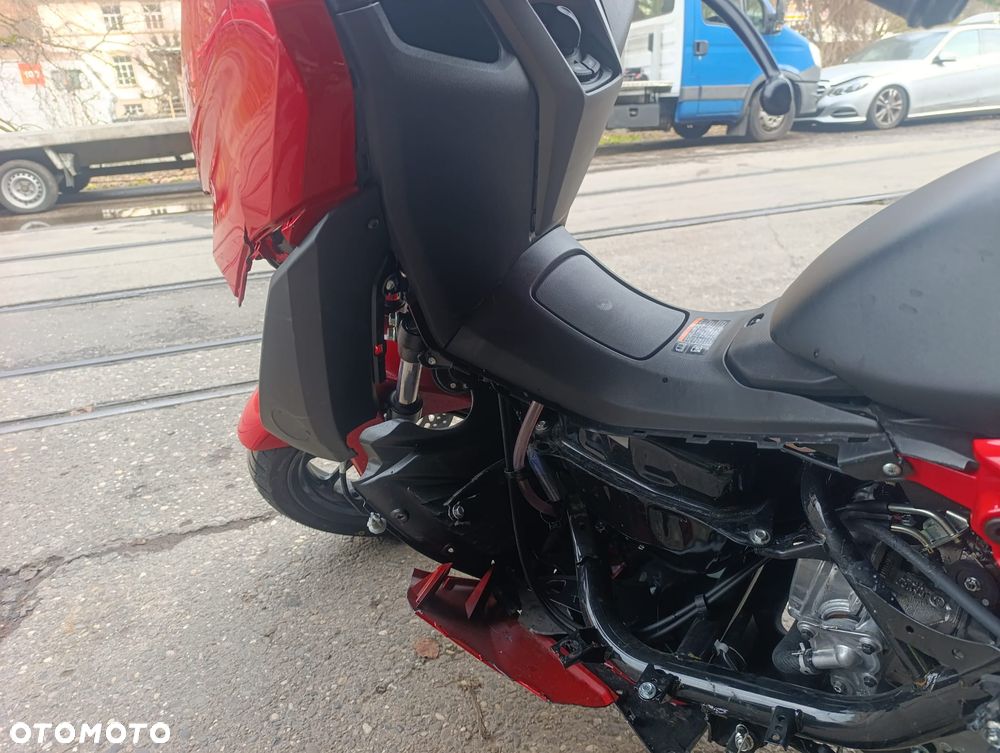 Yamaha NMAX - 7