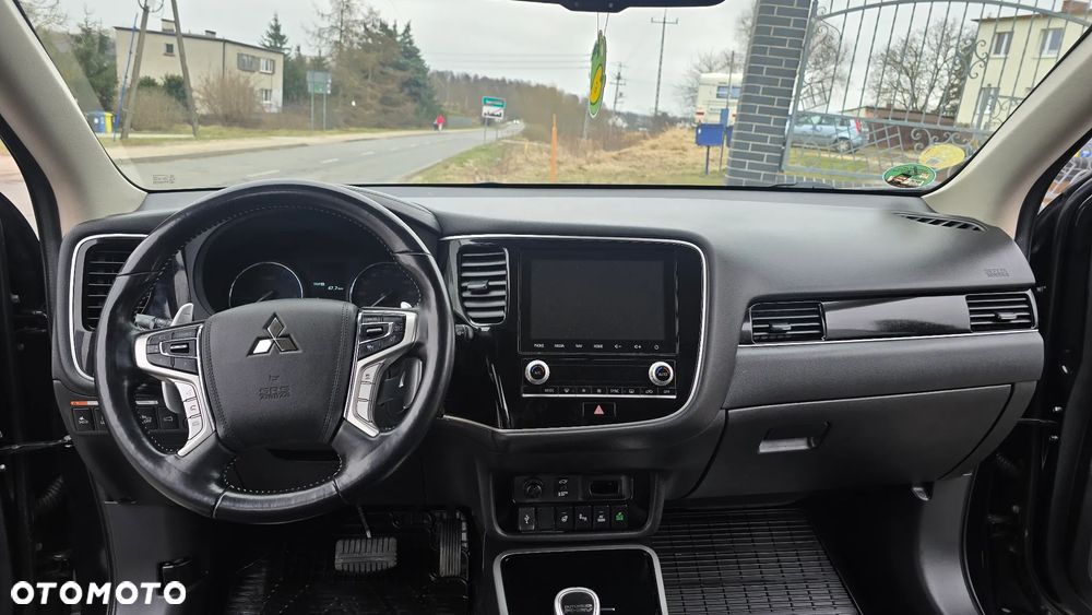 Mitsubishi Outlander - 5