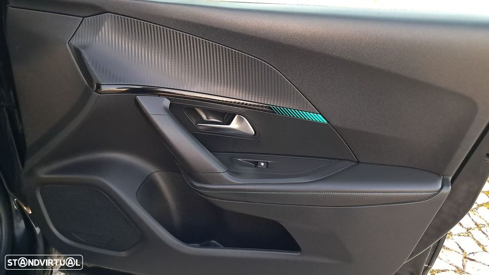 Peugeot 2008 1.2 PureTech Allure Pack - 30