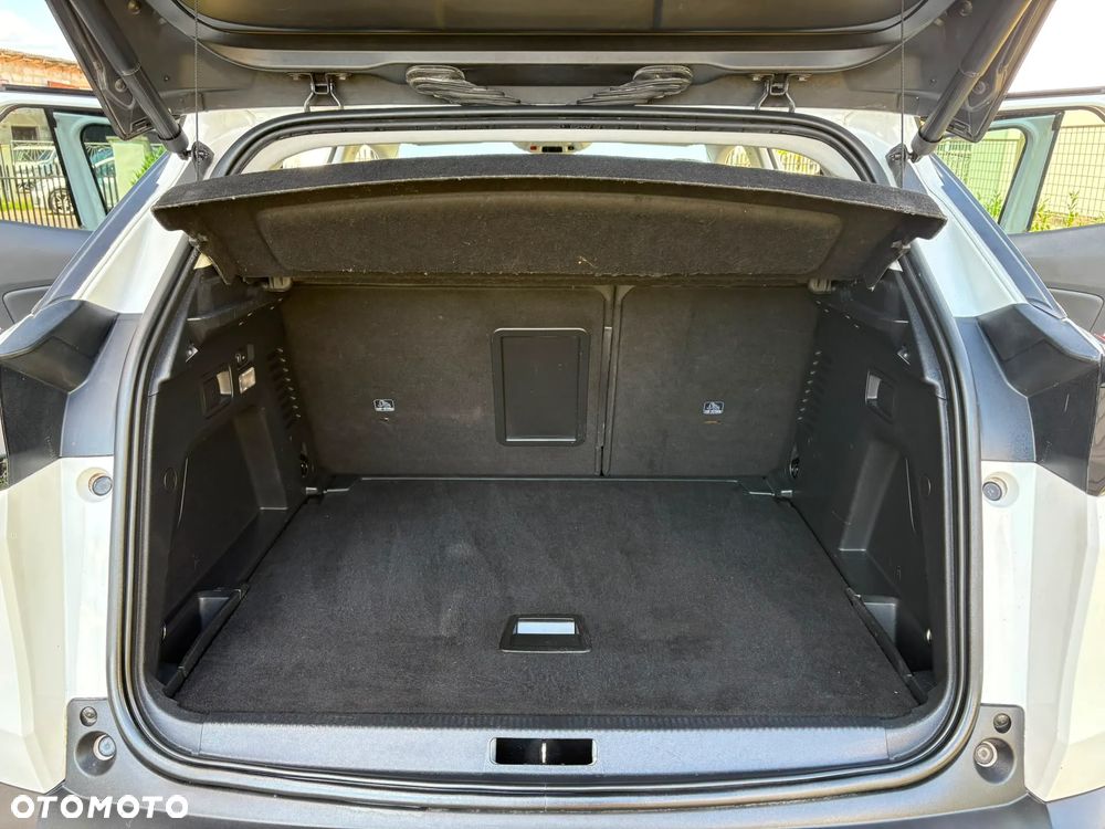 Peugeot 3008 1.6 BlueHDi Allure S&S - 16