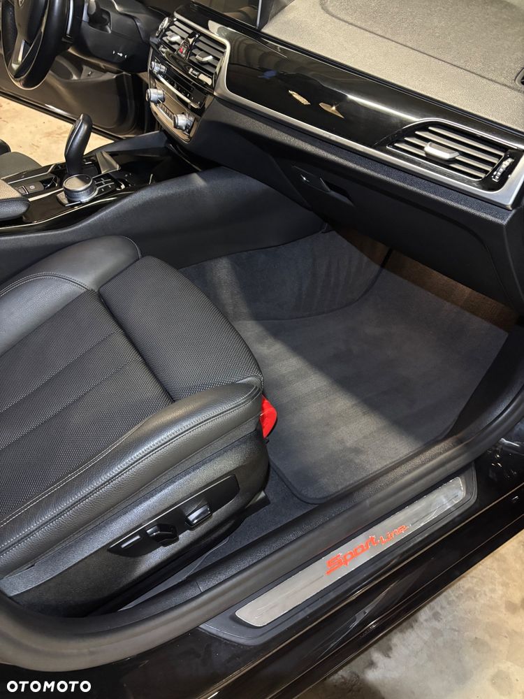 BMW Seria 5 518d - 15