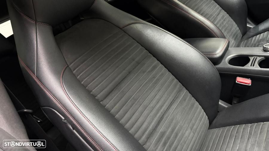 Mercedes-Benz CLA 200 d Shooting Brake AMG Line - 21