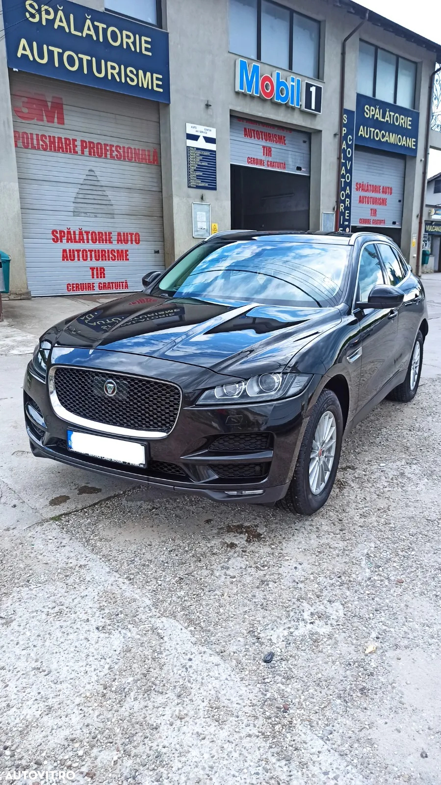 Jaguar F-Pace 25d AWD Pure - 3