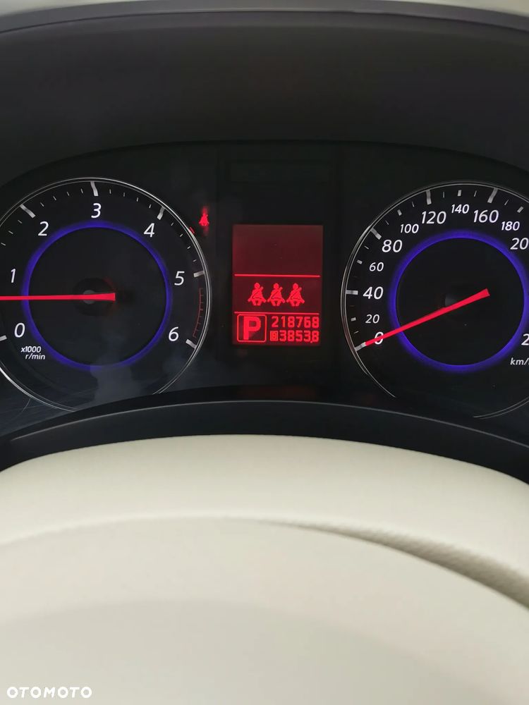 Infiniti FX FX30d S - 8