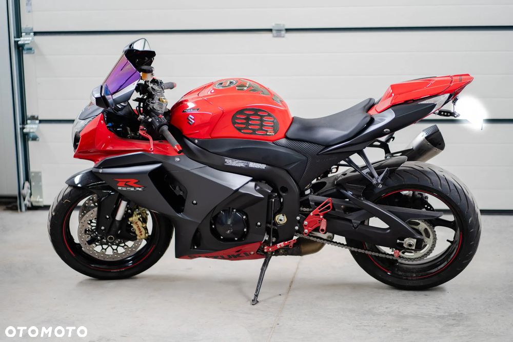 Suzuki GSX-R - 6