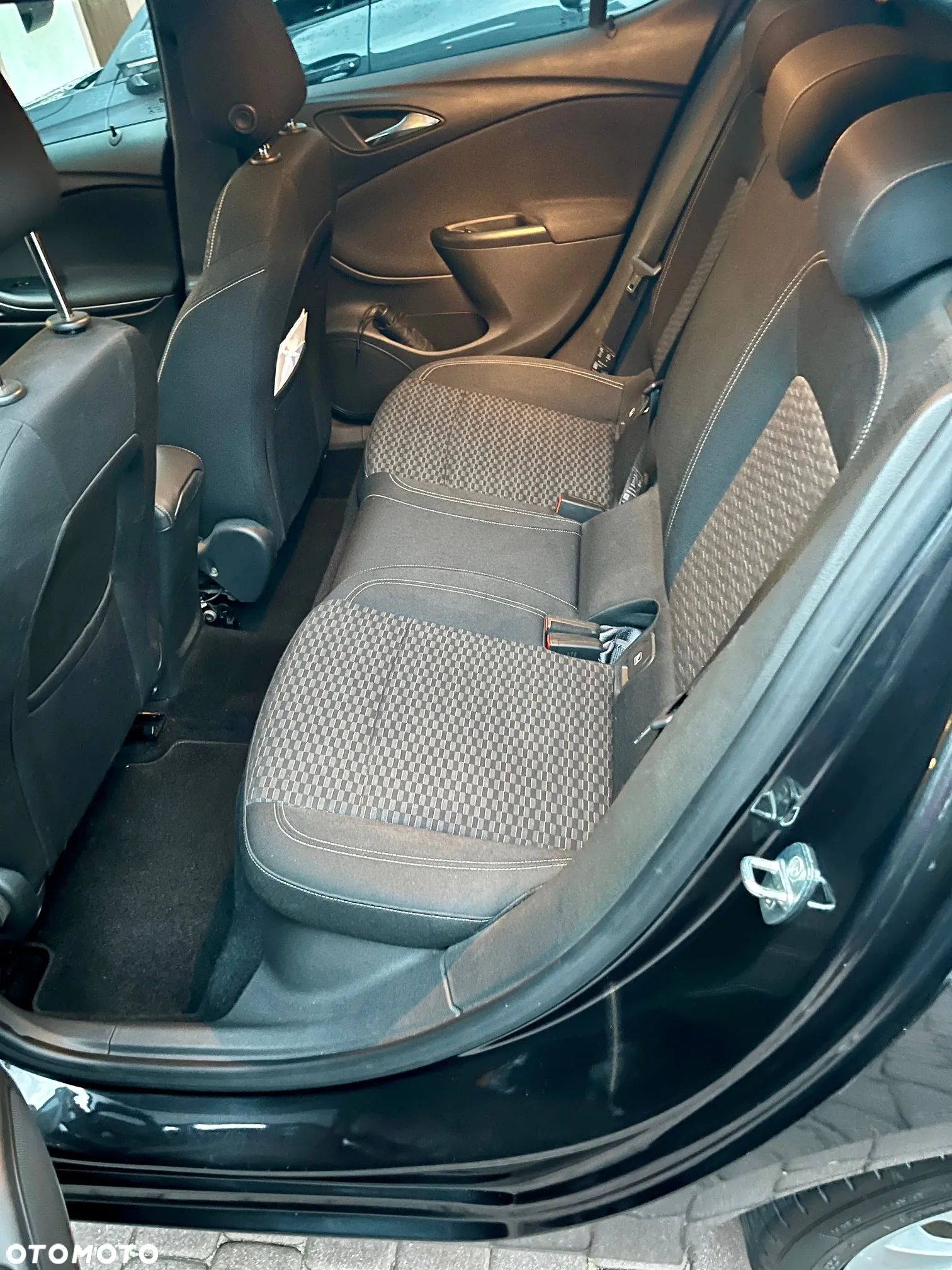 Opel Astra V 1.6 CDTI Essentia S&S - 15