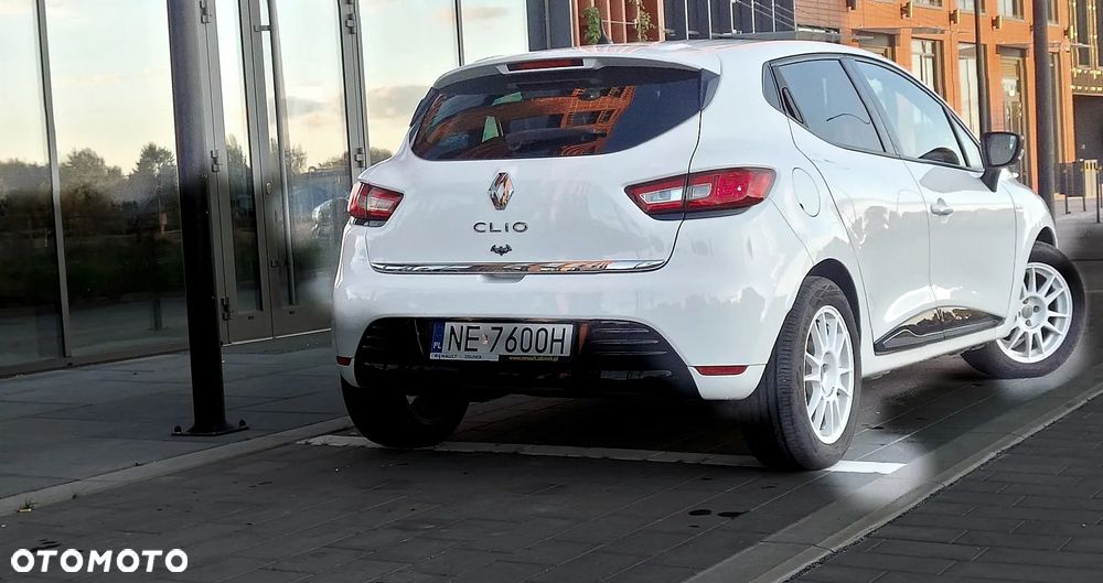 Renault Clio 1.2 16V Limited Plus - 20