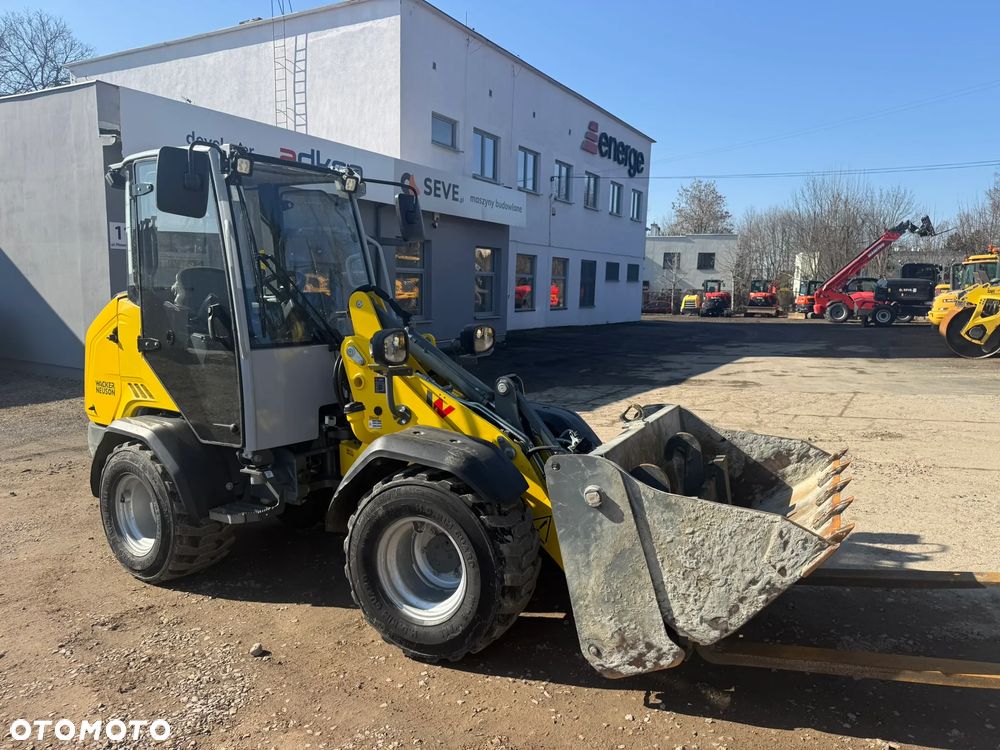 Wacker Neuson WL 28 - waga tylko 2800 kg - 4
