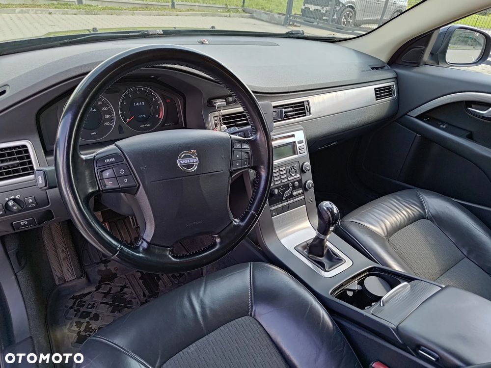 Volvo V70 2.0 Momentum - 25