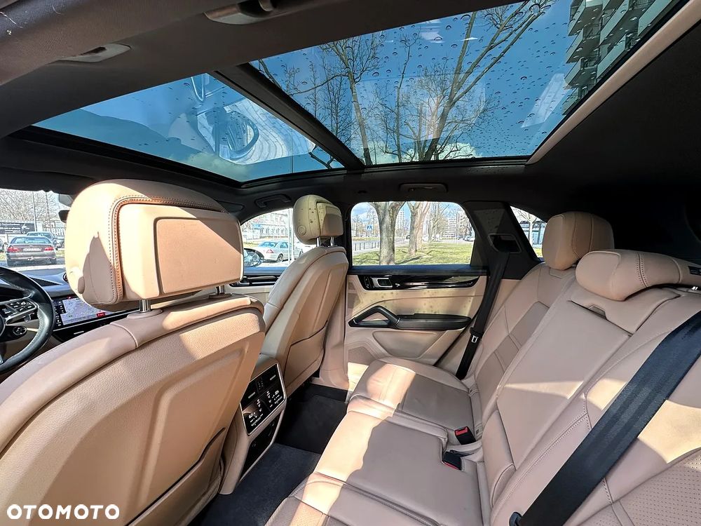 Porsche Cayenne - 11
