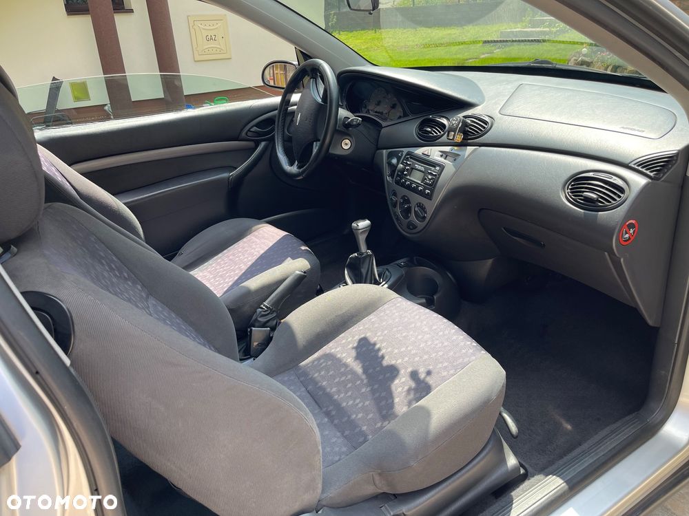 Ford Focus 1.6 Trend - 16