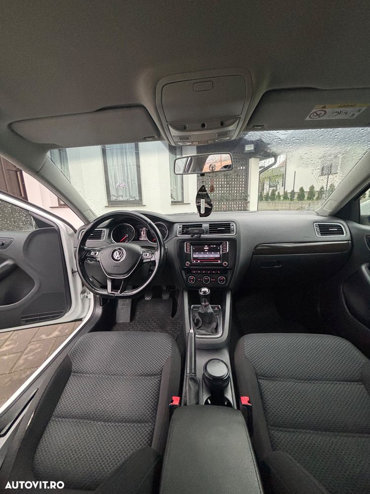 Volkswagen Jetta 2.0 TDI Comfortline - 5