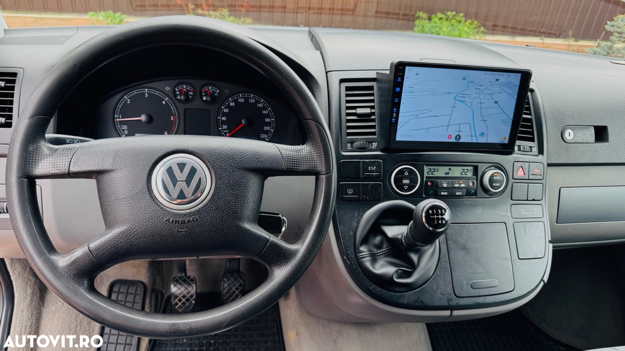 Volkswagen Multivan - 10