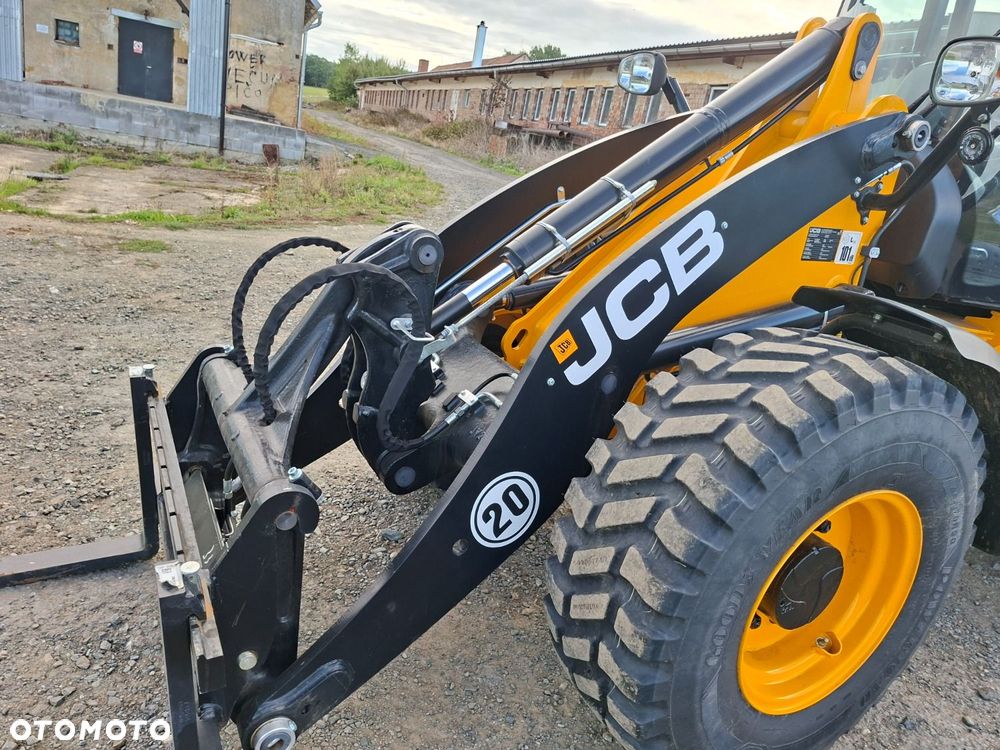 JCB 409 Sv - 22