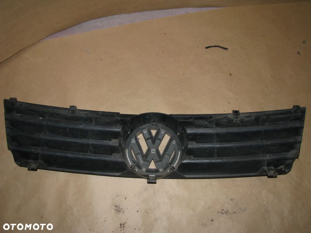 Atrapa grill znaczek VW POLO 6N 6N1 LIFT FL 99-02 - 3