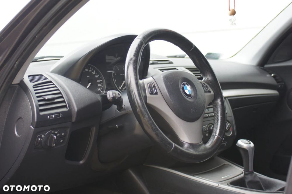 BMW Seria 1 118i - 24