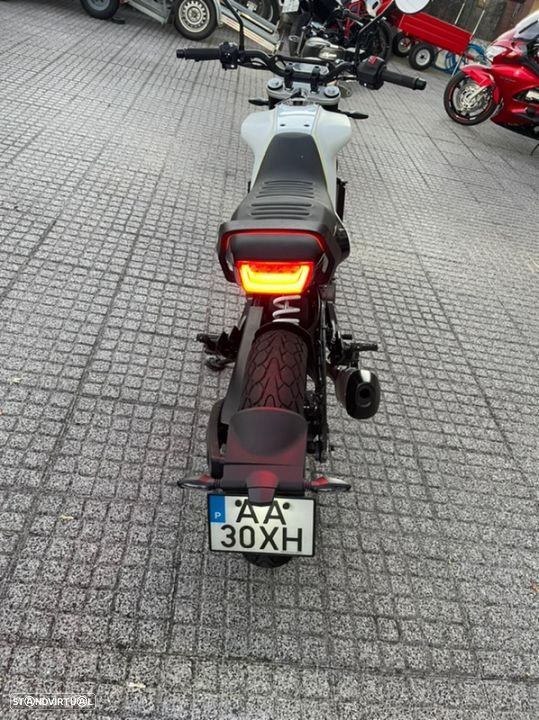 Husqvarna Vitpilen 401 - 5