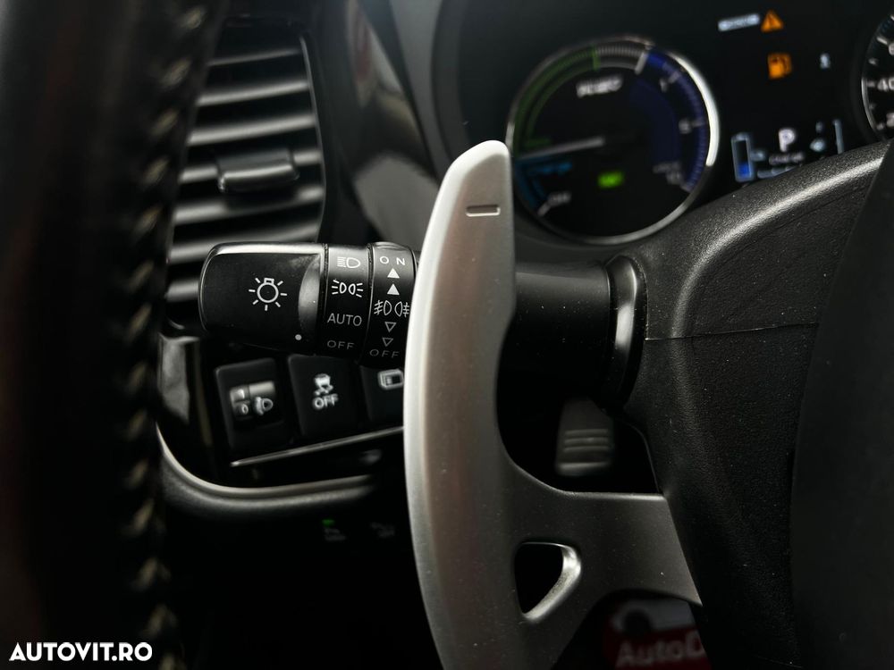 Mitsubishi Outlander - 19