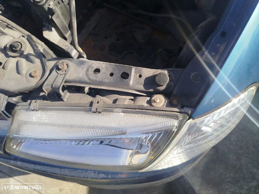 Ótica / farol esquerda NISSAN Almera II Hatchback (N16) - 2