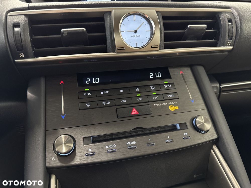 Lexus IS - 26