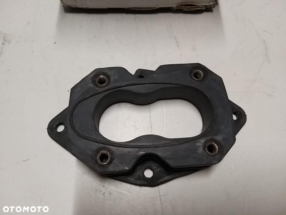 PODUSZKA GAŹNIKA AUDI A-80/100 76-93  1.6 86- GOLF, PASSAT Caddy Scirocco Jetta - 2