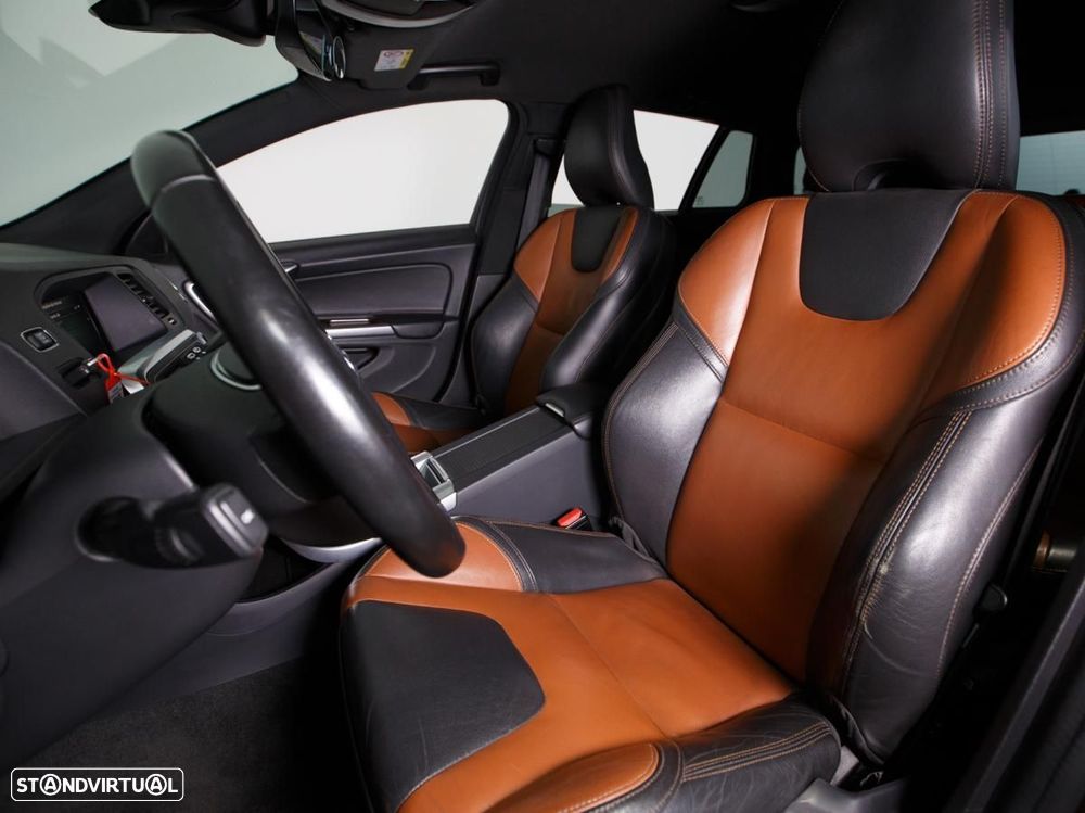 Volvo V60 Cross Country - 7