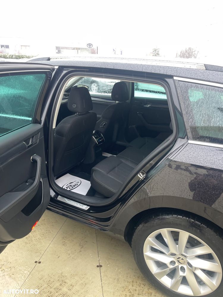 Skoda Superb 2.0 TDI DSG Premium Edition - 26